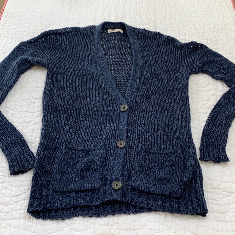 Hollister Knit 3 button cardigan